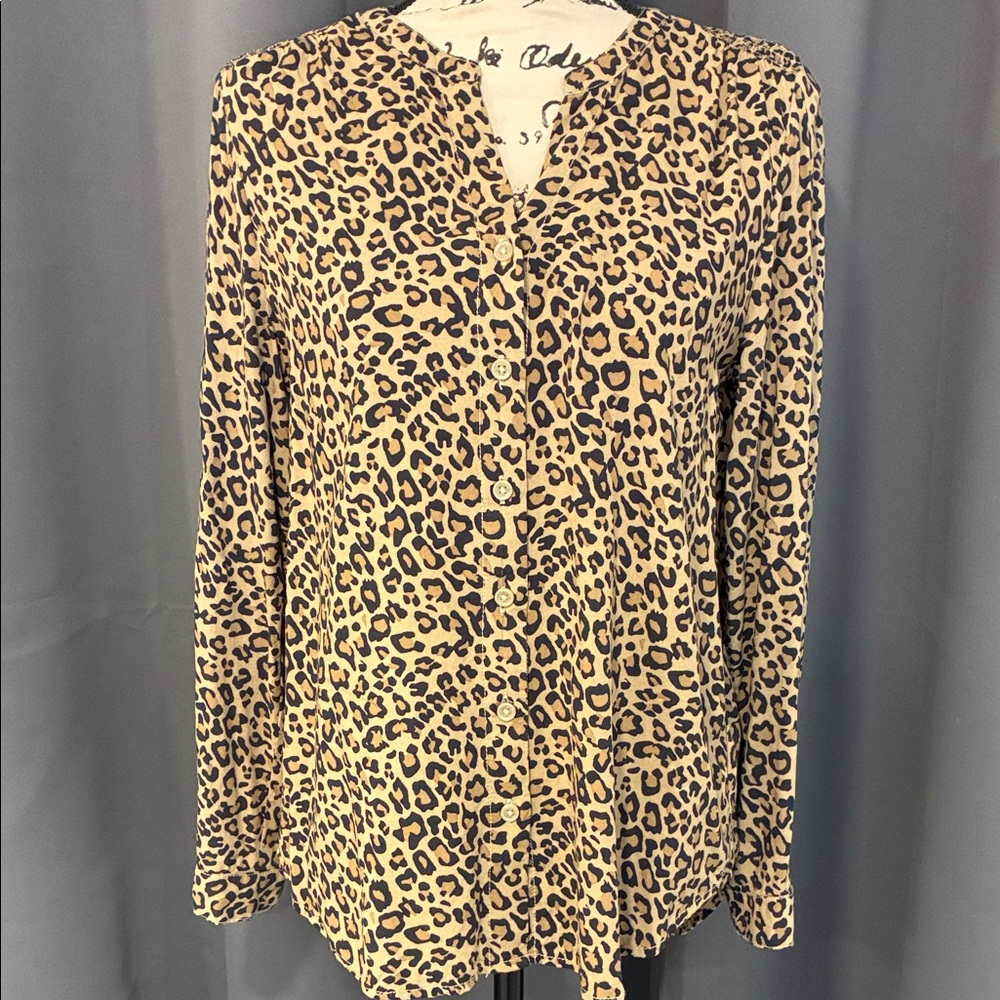 beachlunchlounge Leopard Print Button-Down Shirt - Tan & Black